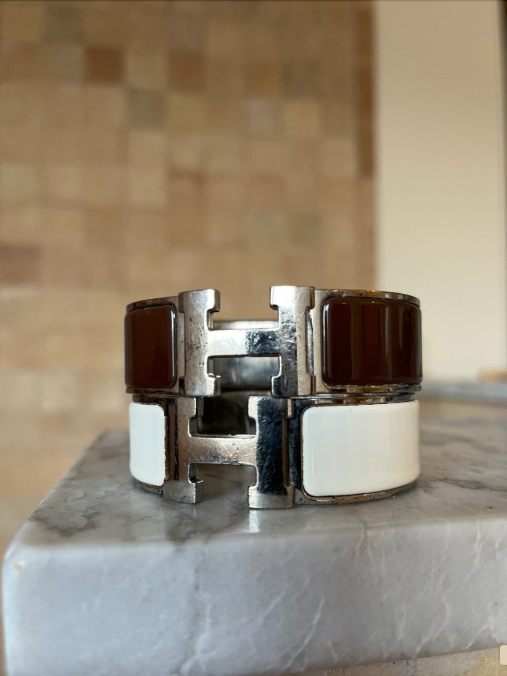 Hermés "Clic Clac" H Cuff Bracelet Silver and White - Picture 7 of 8